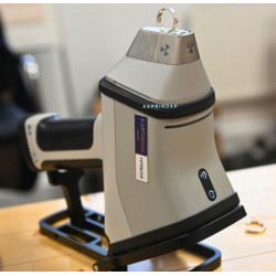 Brand New Hitachi X-MET8000 Optimum handheld XRF Analyzer